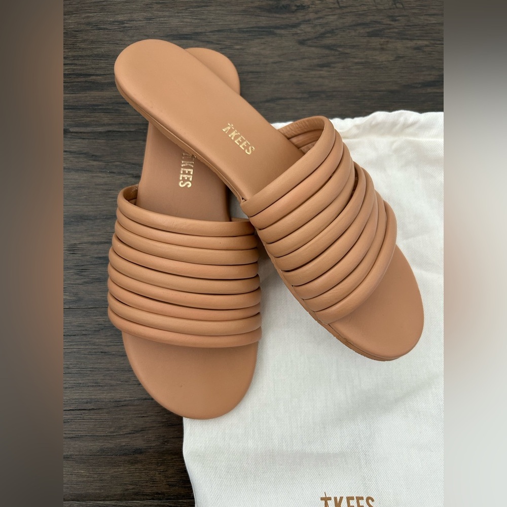 TKEES CARO Sandal Size 8